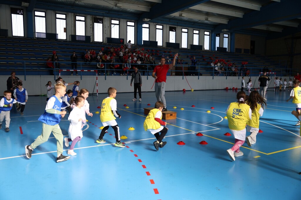 IMG 0295e7c0eca6e3ba85a68ee2e6bd7dcc V