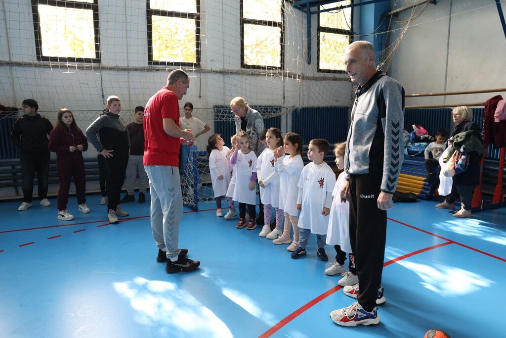 IMG d8d5f18aebbaf8d6e8f79f7518d3e9a6 V